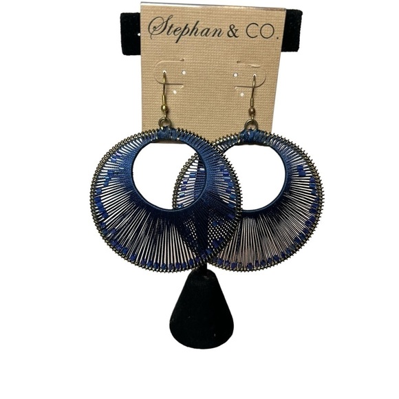 Large Blue Circular Hoop Blue Crystal Beads Woven Inside String Pierced Earrings - Picture 11 of 12